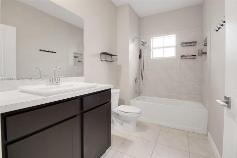 Adosado en venta en Florida City, Florida, 3 dormitorios, 122.17 m2 № 2043655 - foto 21