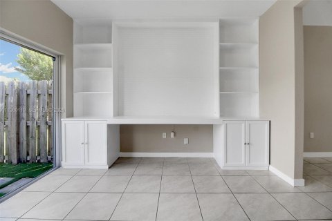 Adosado en venta en Florida City, Florida, 3 dormitorios, 122.17 m2 № 2043655 - foto 7