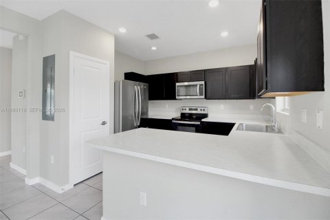 Adosado en venta en Florida City, Florida, 3 dormitorios, 122.17 m2 № 2043655 - foto 9