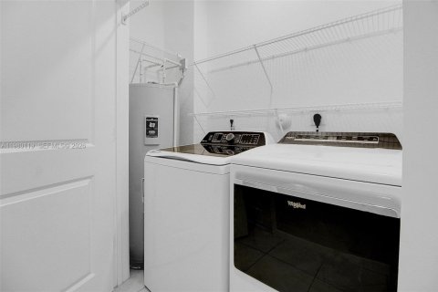 Adosado en venta en Florida City, Florida, 3 dormitorios, 122.17 m2 № 2043655 - foto 19