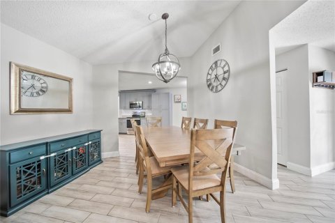 House in Lutz, Florida 4 bedrooms, 182.65 sq.m. № 1673753 - photo 4