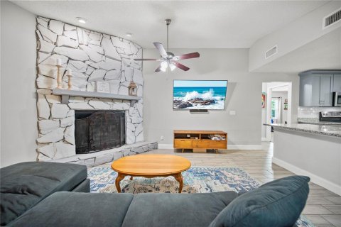 House in Lutz, Florida 4 bedrooms, 182.65 sq.m. № 1673753 - photo 12