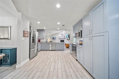 House in Lutz, Florida 4 bedrooms, 182.65 sq.m. № 1673753 - photo 5
