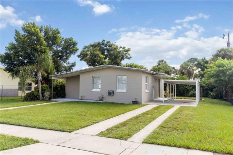 House in Cocoa, Florida 2 bedrooms, 65.77 sq.m. № 1906293 - photo 5