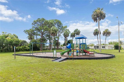 House in Cocoa, Florida 2 bedrooms, 65.77 sq.m. № 1906293 - photo 27