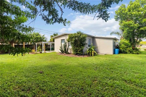 House in Cocoa, Florida 2 bedrooms, 65.77 sq.m. № 1906293 - photo 25