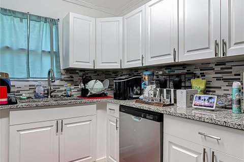 House in Altamonte Springs, Florida 3 bedrooms, 82.87 sq.m. № 1650742 - photo 11