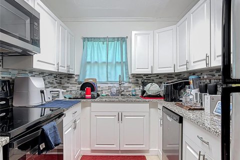 House in Altamonte Springs, Florida 3 bedrooms, 82.87 sq.m. № 1650742 - photo 10