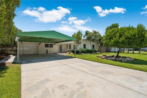 Casa en venta en Cutler Bay, Florida, 3 dormitorios, 144.65 m2 № 2309510 - foto 4