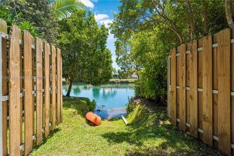 Casa en venta en Cutler Bay, Florida, 3 dormitorios, 144.65 m2 № 2309510 - foto 23