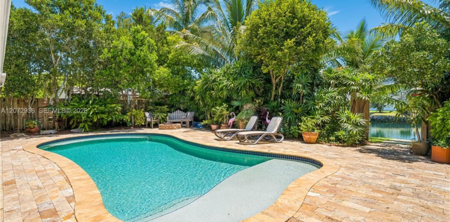 Casa en Cutler Bay, Florida 3 dormitorios, 144.65 m2 № 2309510