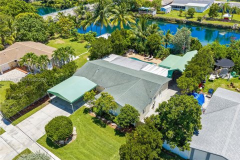 Casa en venta en Cutler Bay, Florida, 3 dormitorios, 144.65 m2 № 2309510 - foto 26