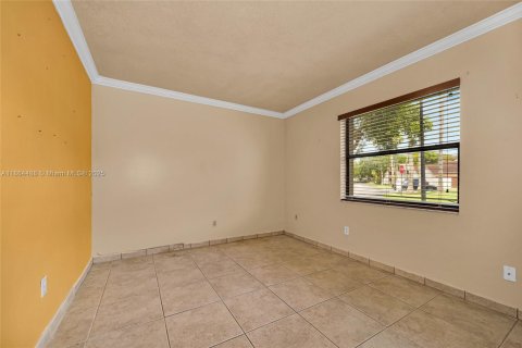 Townhouse in Miami, Florida 2 bedrooms, 134.34 sq.m. № 1892763 - photo 22