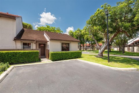 Townhouse in Miami, Florida 2 bedrooms, 134.34 sq.m. № 1892763 - photo 7
