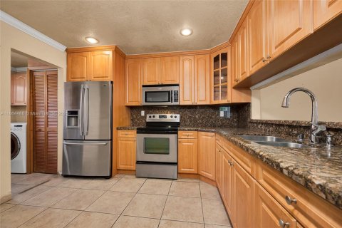 Townhouse in Miami, Florida 2 bedrooms, 134.34 sq.m. № 1892763 - photo 8