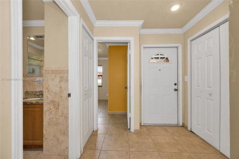 Townhouse in Miami, Florida 2 bedrooms, 134.34 sq.m. № 1892763 - photo 21
