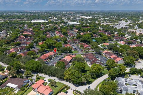 Townhouse in Miami, Florida 2 bedrooms, 134.34 sq.m. № 1892763 - photo 2