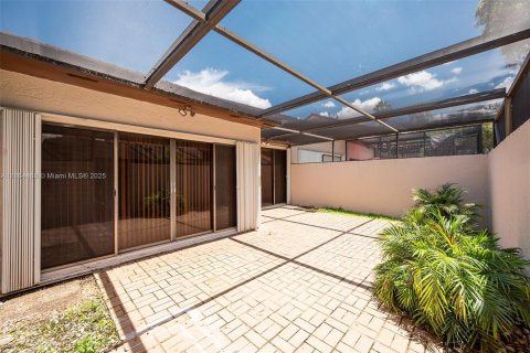 Townhouse in Miami, Florida 2 bedrooms, 134.34 sq.m. № 1892763 - photo 27