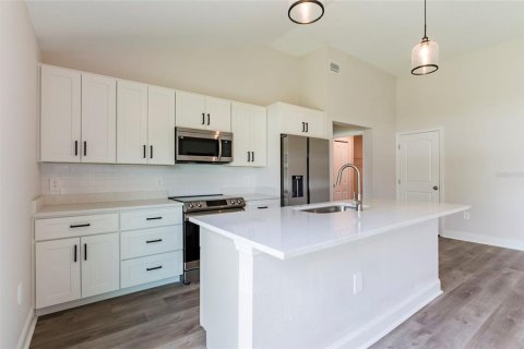 House in Ocala, Florida 3 bedrooms, 150.5 sq.m. № 1824437 - photo 4