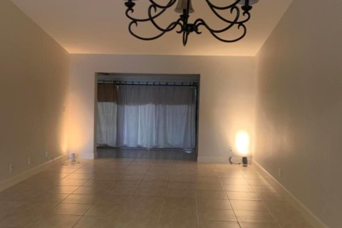 Casa en venta en West Palm Beach, Florida, 2 dormitorios, 127.28 m2 № 945635 - foto 1