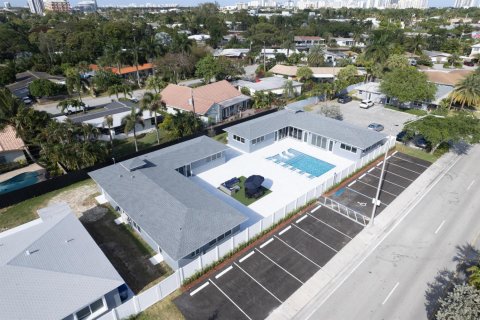 Commercial property in Wilton Manors, Florida 174.28 sq.m. № 2083219