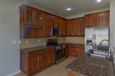 House in BELMONT in Ruskin, Florida 5 bedrooms, 274.62 sq.m. № 1910933 - photo 5