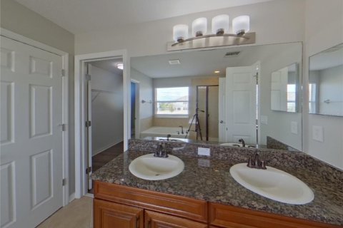 House in BELMONT in Ruskin, Florida 5 bedrooms, 274.62 sq.m. № 1910933 - photo 8
