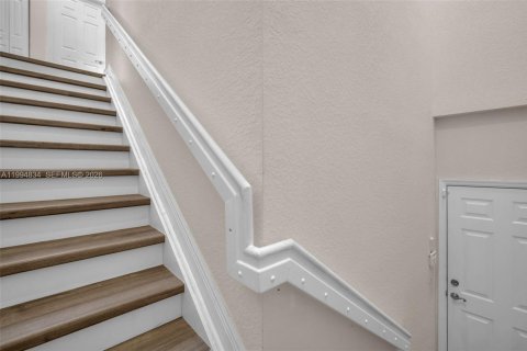 Condo in Tamarac, Florida, 3 bedrooms  № 2056465 - photo 25