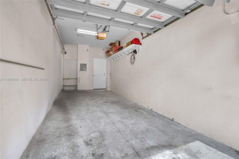 Condo in Tamarac, Florida, 3 bedrooms  № 2056465 - photo 26