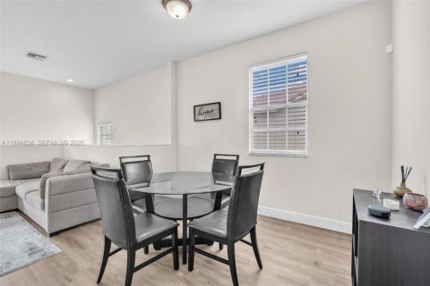 Condo in Tamarac, Florida, 3 bedrooms  № 2056465 - photo 10