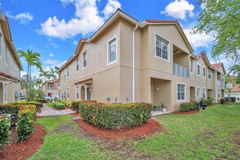 Condo in Tamarac, Florida, 3 bedrooms  № 2056465 - photo 29