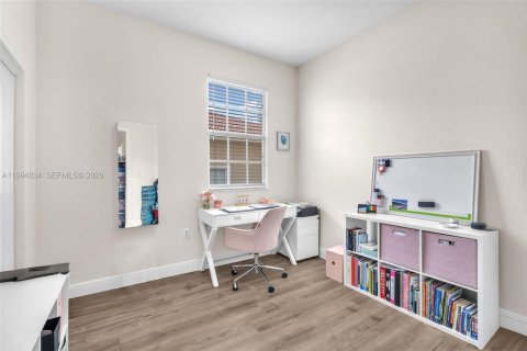 Condo in Tamarac, Florida, 3 bedrooms  № 2056465 - photo 21