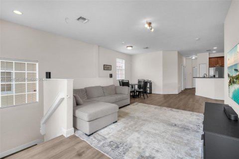 Condo in Tamarac, Florida, 3 bedrooms  № 2056465 - photo 7