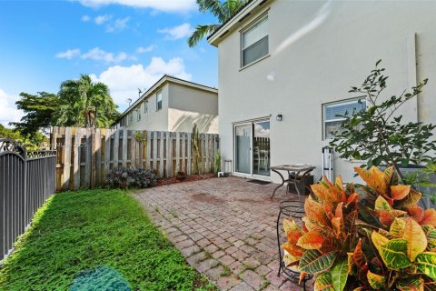 Townhouse in Cutler Bay, Florida 4 bedrooms, 159.79 sq.m. № 1952152 - photo 23