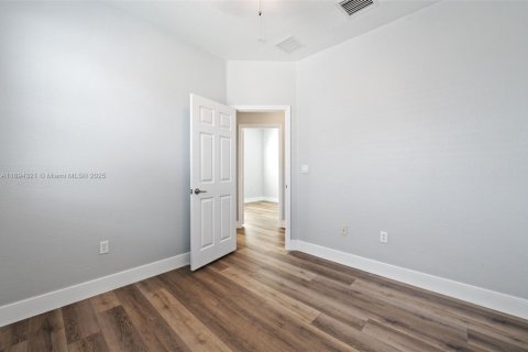 Townhouse in Cutler Bay, Florida 4 bedrooms, 159.79 sq.m. № 1952152 - photo 19