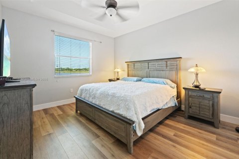 Townhouse in Cutler Bay, Florida 4 bedrooms, 159.79 sq.m. № 1952152 - photo 11