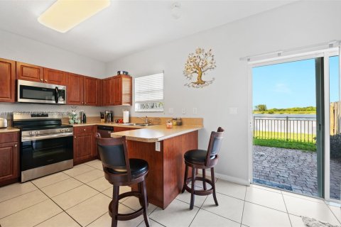 Townhouse in Cutler Bay, Florida 4 bedrooms, 159.79 sq.m. № 1952152 - photo 8