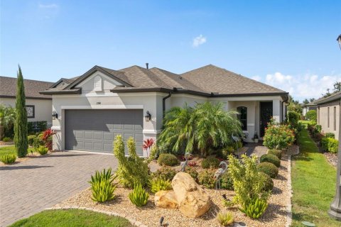 House in Clermont, Florida 2 bedrooms, 159.98 sq.m. № 1902789 - photo 1