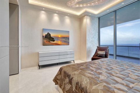 Condo in Sunny Isles Beach, Florida, 4 bedrooms  № 1176033 - photo 24