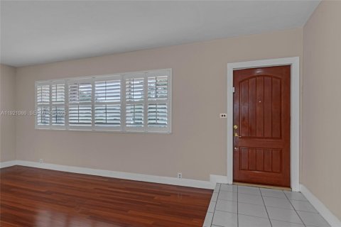 Villa ou maison à louer à Cutler Bay, Floride: 3 chambres, 150.5 m2 № 1975101 - photo 7