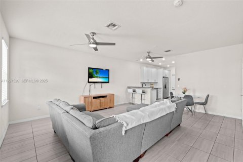 Touwnhouse à louer à Hollywood, Floride: 3 chambres, 132.01 m2 № 1988321 - photo 14