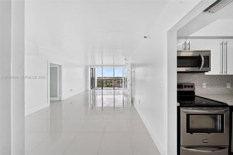 Copropriété à louer à Aventura, Floride: 2 chambres, 97.45 m2 № 2390553 - photo 8