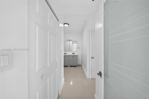 Copropriété à louer à Aventura, Floride: 2 chambres, 97.45 m2 № 2390553 - photo 20