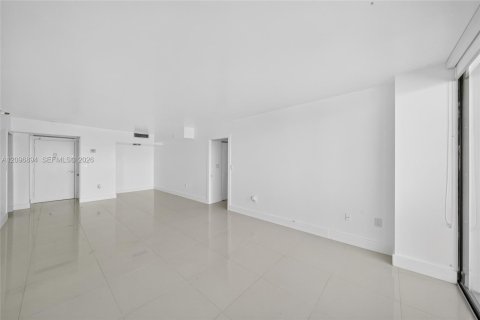 Copropriété à louer à Aventura, Floride: 2 chambres, 97.45 m2 № 2390553 - photo 11
