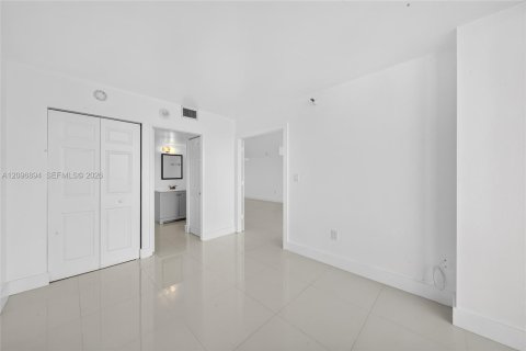 Copropriété à louer à Aventura, Floride: 2 chambres, 97.45 m2 № 2390553 - photo 14