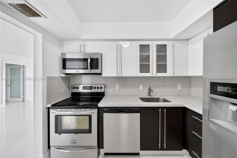 Copropriété à louer à Aventura, Floride: 2 chambres, 97.45 m2 № 2390553 - photo 16