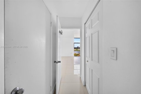 Copropriété à louer à Aventura, Floride: 2 chambres, 97.45 m2 № 2390553 - photo 22