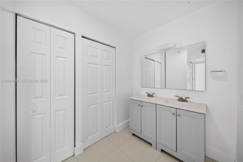 Copropriété à louer à Aventura, Floride: 2 chambres, 97.45 m2 № 2390553 - photo 21