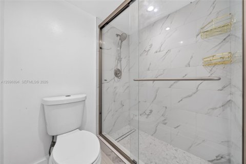 Copropriété à louer à Aventura, Floride: 2 chambres, 97.45 m2 № 2390553 - photo 23