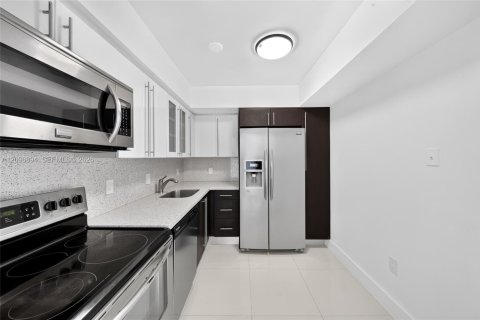 Copropriété à louer à Aventura, Floride: 2 chambres, 97.45 m2 № 2390553 - photo 15